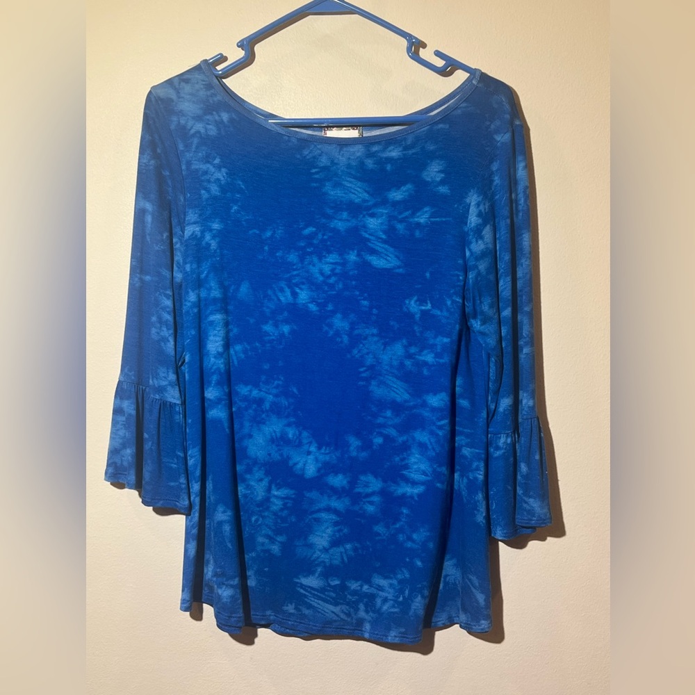 BNLK top blue tie dye 3/4‎ sleeve women’s S lightweight casual ruffle spandex